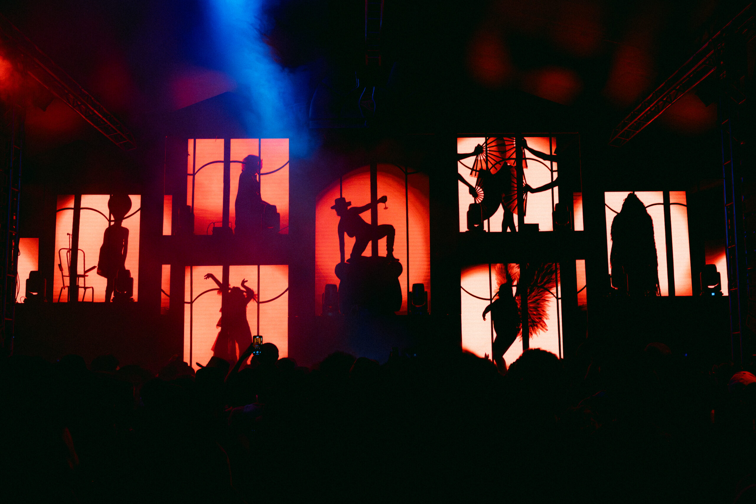 MIENTRAS DURA 10 AÑOS | Cabaret Escándalo